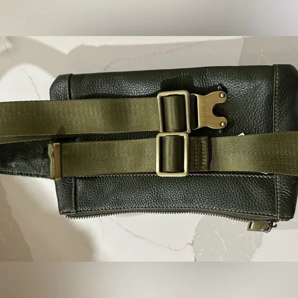 Loyofun Unisex Green Leather Belt Bag With Adjustable Waist Strap - Picture 12 of 12